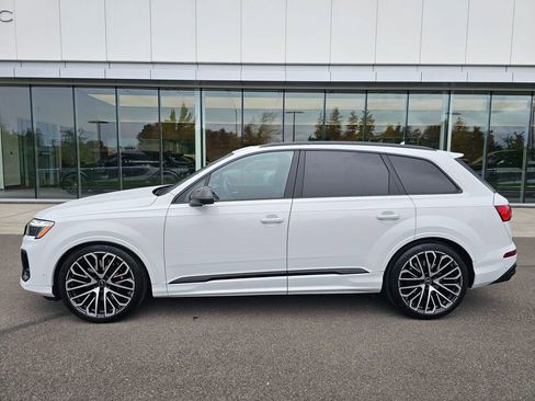 Used 2025 Audi SQ7 Prestige AWD/4WD image 2