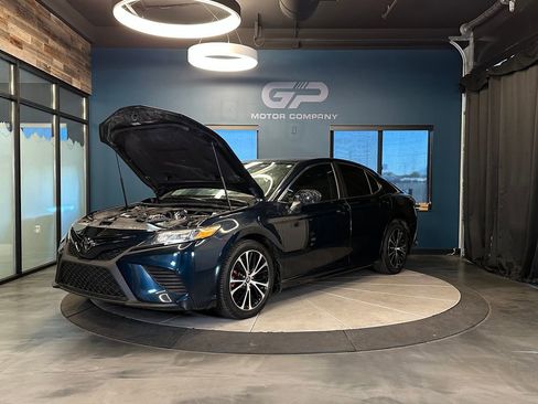 Used 2019 Toyota Camry SE FWD image 23