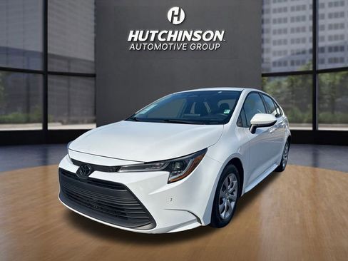 Used 2025 Toyota Corolla LE image 7