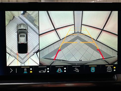 Certified 2023 Chevrolet Silverado 1500 LTZ w/ Technology Package image 31