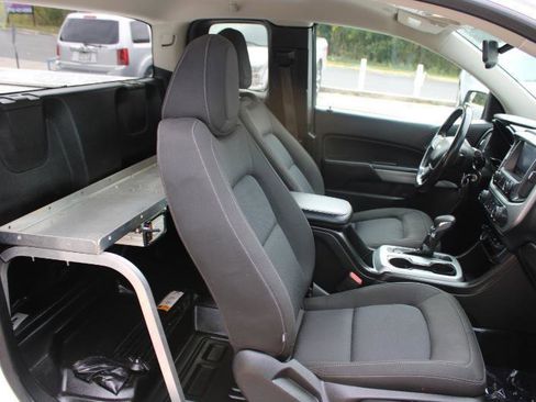 Used 2022 Chevrolet Colorado LT w/ Fleet Safety Package image 10