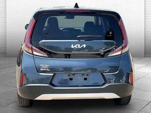Used 2025 Kia Soul LX w/ LX Technology Package FWD image 6