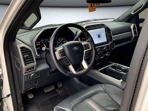 Used 2022 Ford F450 Platinum w/ FX4 Off-Road Package image 19