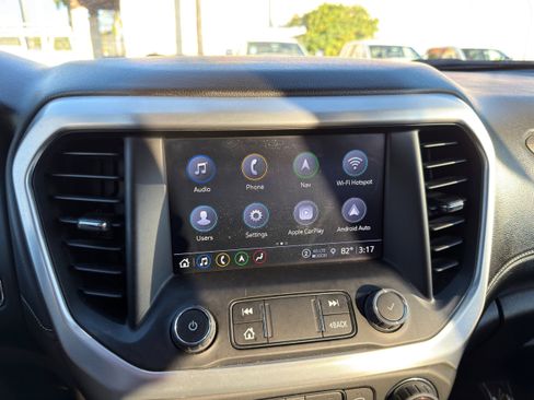 Used 2023 GMC Acadia SLT image 30