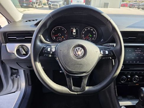 Used 2021 Volkswagen Passat 2.0T SE FWD image 28