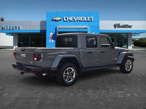 Used 2023 Jeep Gladiator Overland AWD/4WD image 5