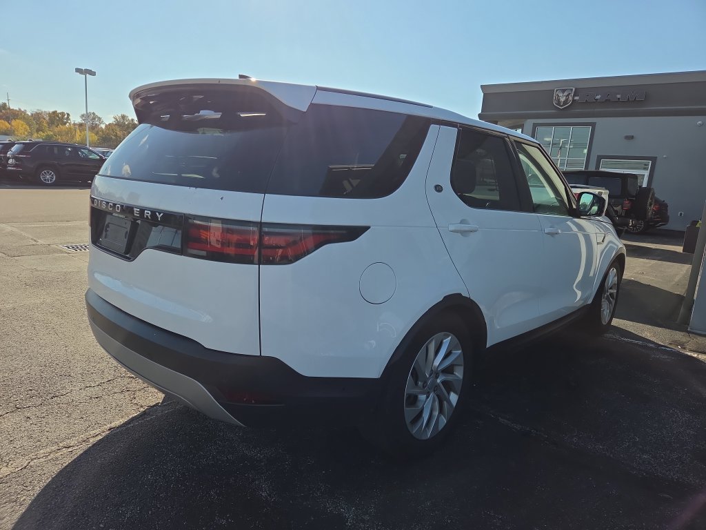 Used 2024 Land Rover Discovery S AWD/4WD image 7