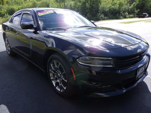 Used 2017 Dodge Charger SXT w/ AWD Plus Group image 6