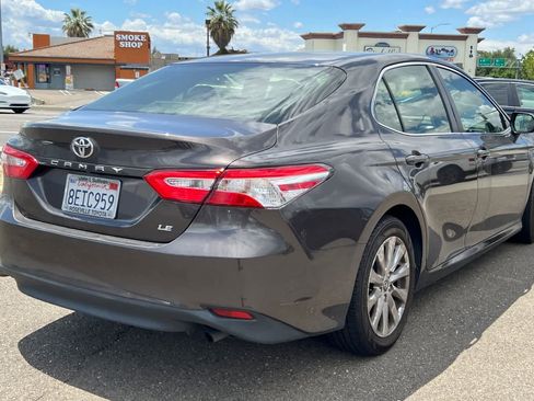 Used 2018 Toyota Camry LE FWD image 4