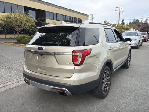 Used 2017 Ford Explorer Platinum AWD/4WD image 3