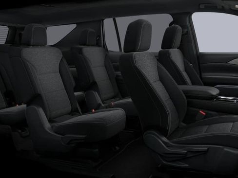 New 2026 Chevrolet Traverse LT w/ Driver Confidence Package FWD image 32