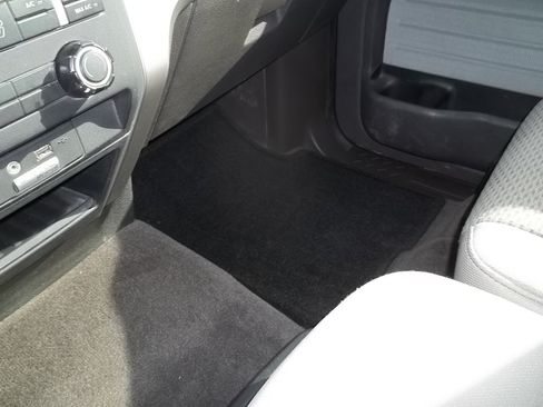 Used 2010 Ford F150 XLT AWD/4WD image 13