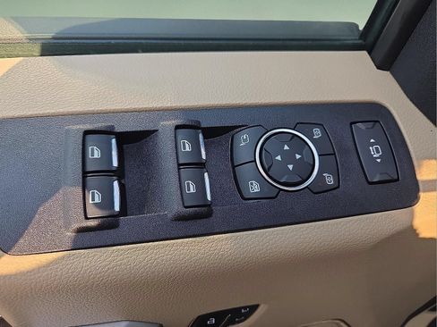 Used 2021 Ford F250 Lariat w/ Lariat Ultimate Package AWD/4WD image 15