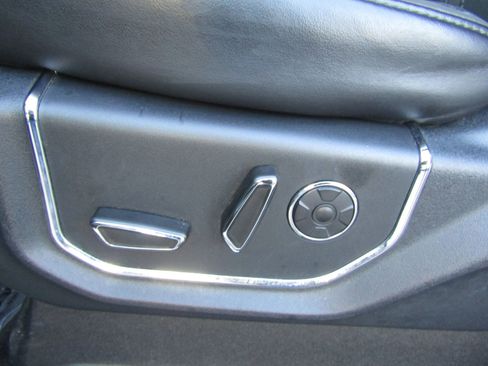 Used 2015 Ford F150 Platinum w/ Equipment Group 701A Luxury image 27