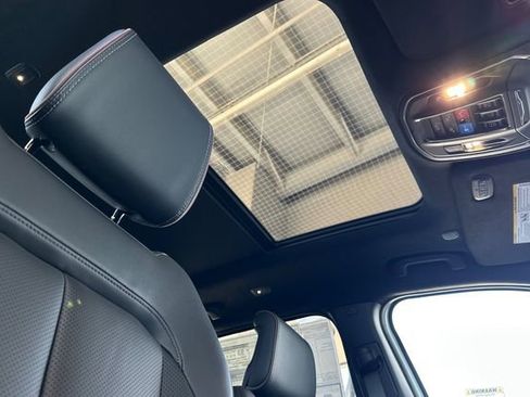New 2025 Jeep Wagoneer S Launch Edition AWD/4WD image 4