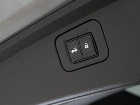 Used 2025 INFINITI QX80 Sensory AWD/4WD image 19