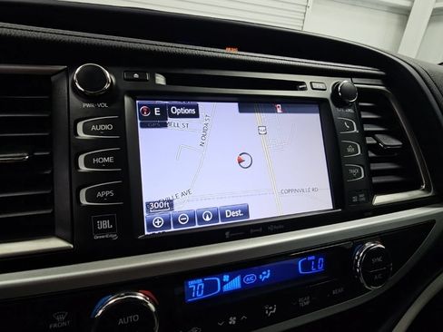 Used 2017 Toyota Highlander Limited FWD image 15