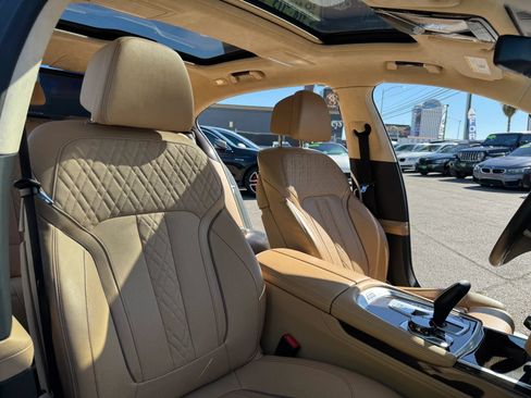 Used 2021 BMW 750i xDrive w/ Executive Package AWD/4WD image 18