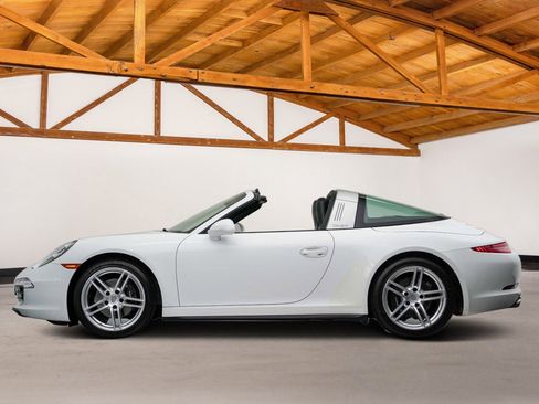 Used 2015 Porsche 911 Targa 4 AWD/4WD image 2