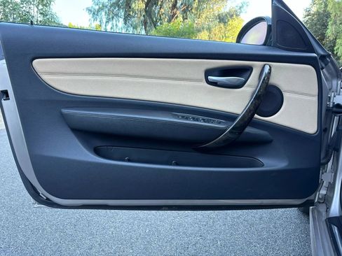 Used 2009 BMW 128i Convertible image 12