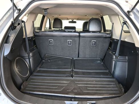 Used 2015 Mitsubishi Outlander SE image 53