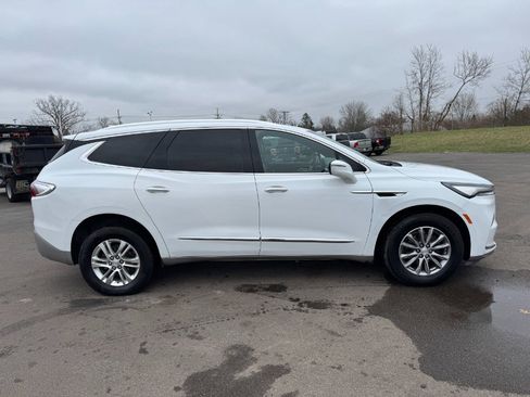 Used 2022 Buick Enclave Essence image 6