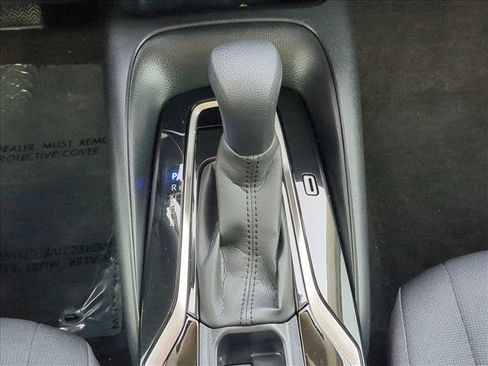 Used 2021 Toyota Corolla LE image 12