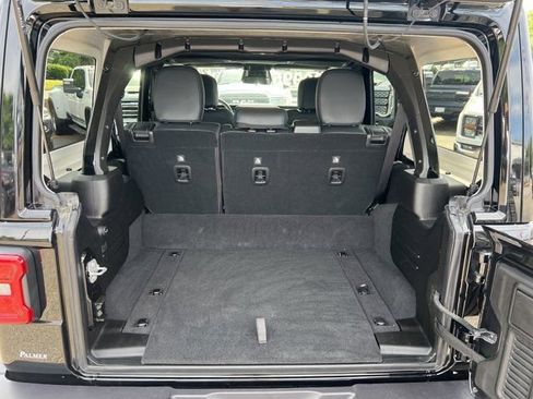 Certified 2025 Jeep Wrangler Unlimited Sahara w/ Safety Group AWD/4WD image 18