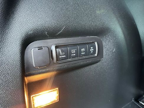 Used 2018 Ford Explorer Platinum AWD/4WD image 28