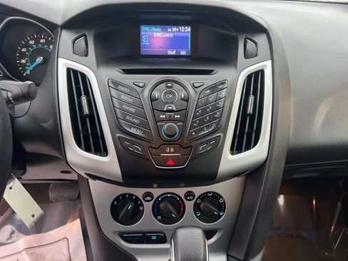 Used 2014 Ford Focus SE w/ SE Sport Package image 17