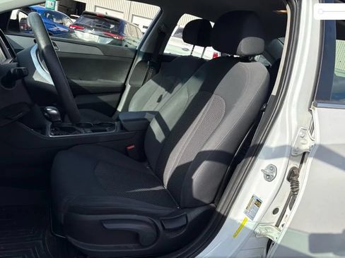 Used 2019 Hyundai Sonata SE FWD image 2