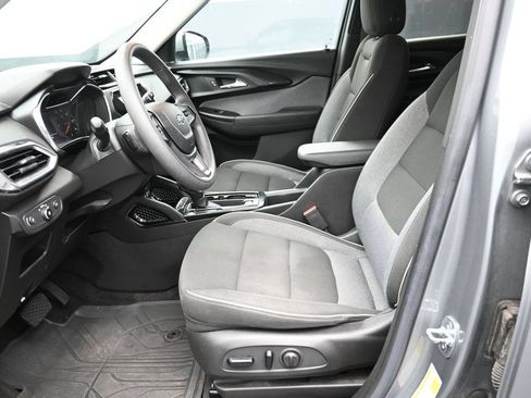 Used 2023 Chevrolet TrailBlazer LT w/ Convenience Package FWD image 20