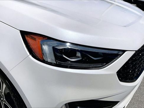 Used 2019 Ford Edge ST w/ Equipment Group 401A AWD/4WD image 12