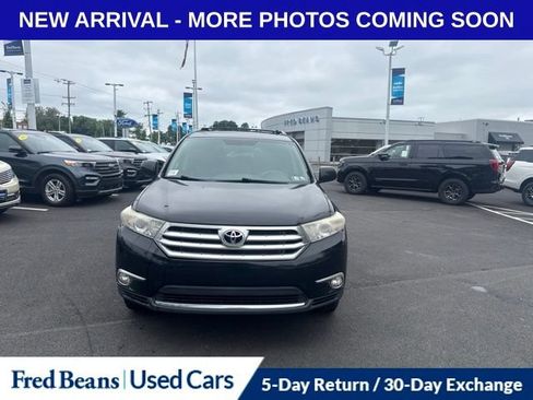 Used 2012 Toyota Highlander SE w/ Tow Pkg AWD/4WD image 2