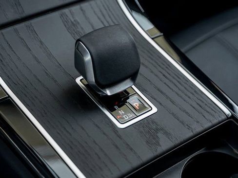 Used 2025 Land Rover Range Rover Evoque S image 19