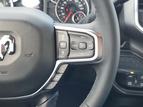 Used 2025 RAM 2500 Big Horn AWD/4WD image 30