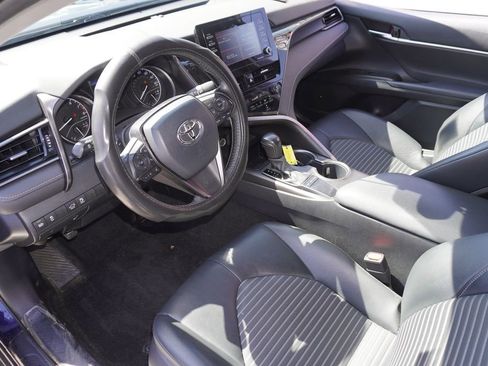 Used 2022 Toyota Camry SE w/ Convenience Package image 3