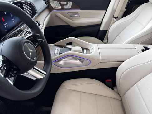 Used 2026 Mercedes-Benz GLS 450 4MATIC image 29
