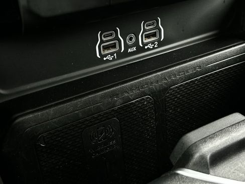 Used 2025 RAM 1500 Laramie AWD/4WD image 23