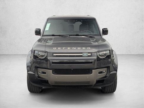 Used 2025 Land Rover Defender 110 X-Dynamic SE AWD/4WD image 6