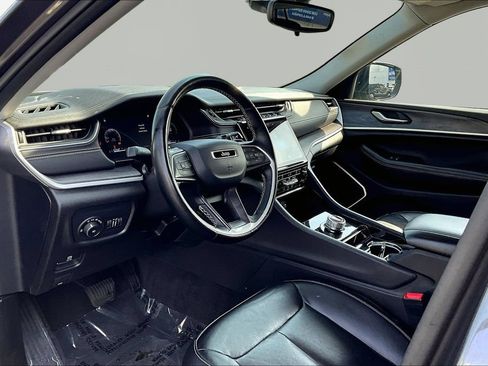 Used 2021 Jeep Grand Cherokee L Limited RWD image 18