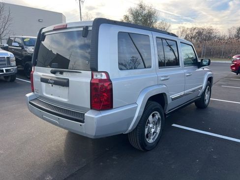 Used 2010 Jeep Commander Sport image 5