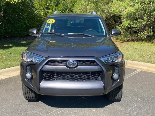 Used 2016 Toyota 4Runner SR5 RWD image 2