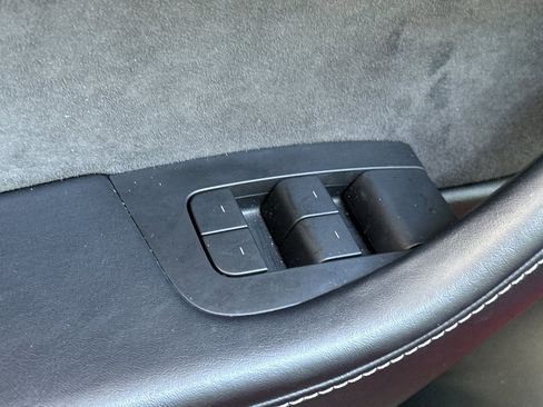 Used 2021 Tesla Model Y Performance AWD/4WD image 19