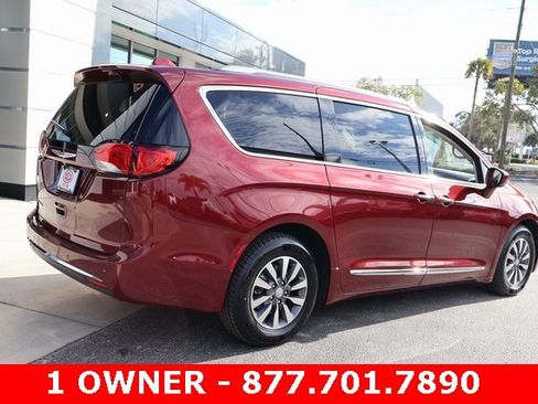 Used 2020 Chrysler Pacifica Touring-L Plus image 8