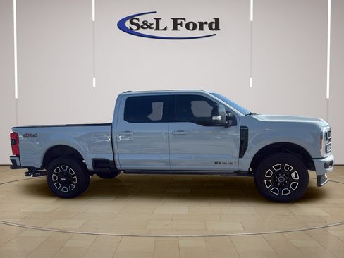 Used 2025 Ford F250 Platinum AWD/4WD image 10