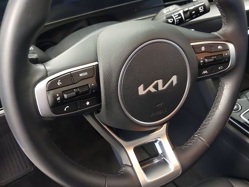 Used 2024 Kia Sportage EX FWD image 23