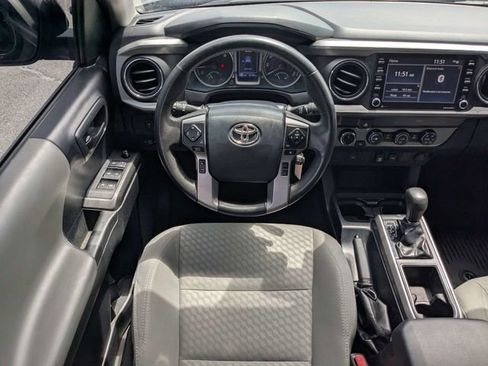 Used 2020 Toyota Tacoma SR5 AWD/4WD image 14