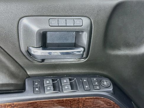 Used 2018 GMC Sierra 1500 SLT AWD/4WD image 18