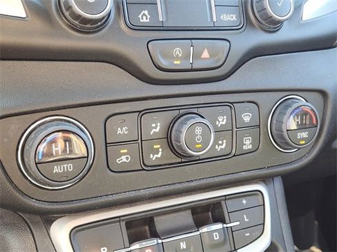 Used 2023 GMC Terrain SLT w/ Elevation Edition image 21